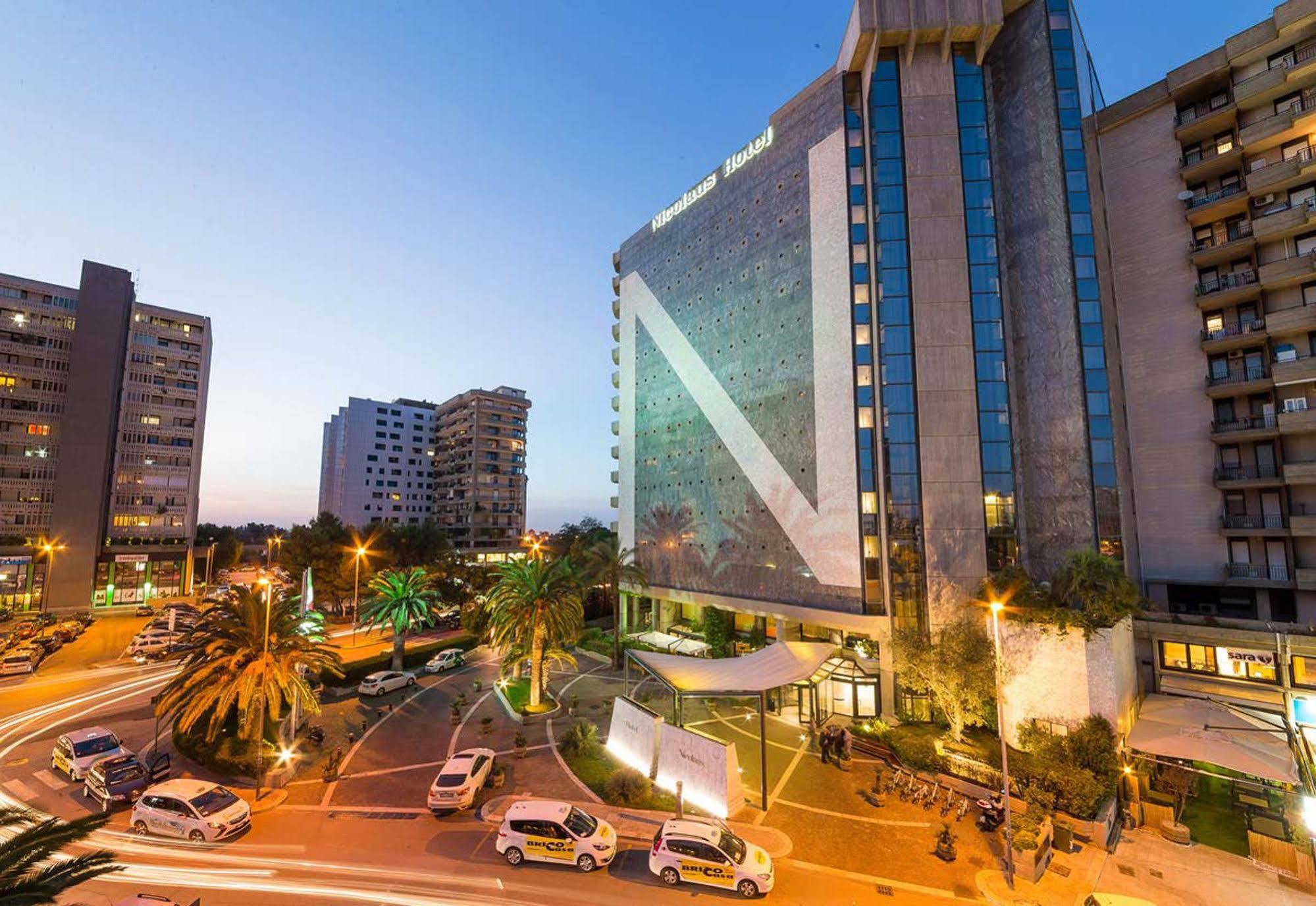 The Nicolaus Hotel Bari Luaran gambar